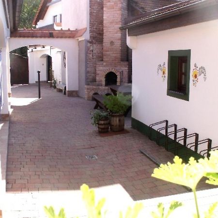 Pension Cerny Jezdec Lednice Εξωτερικό φωτογραφία