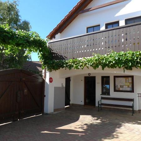 Pension Cerny Jezdec Lednice Εξωτερικό φωτογραφία